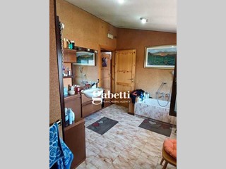 Trilocale in Vendita a Roma, 197'000&euro;, 146 m²