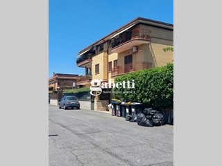Trilocale in Vendita a Roma, 197'000&euro;, 146 m²
