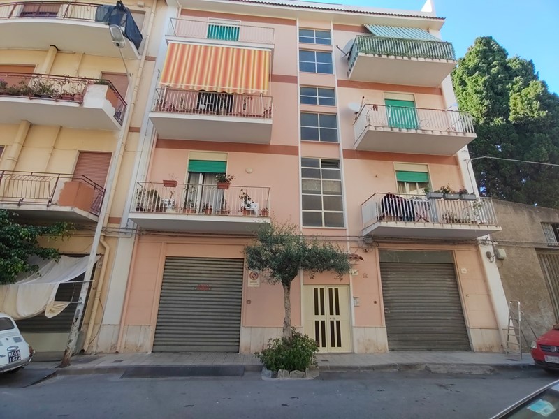 Trilocale in Vendita a Barcellona Pozzo di Gotto, 65'000&euro;, 102 m²