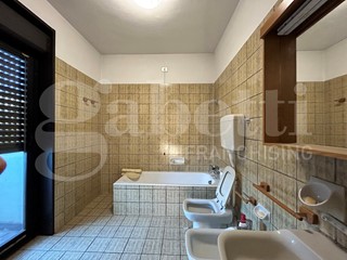Appartamento in Vendita a Bologna, 495'000&euro;, 157 m²