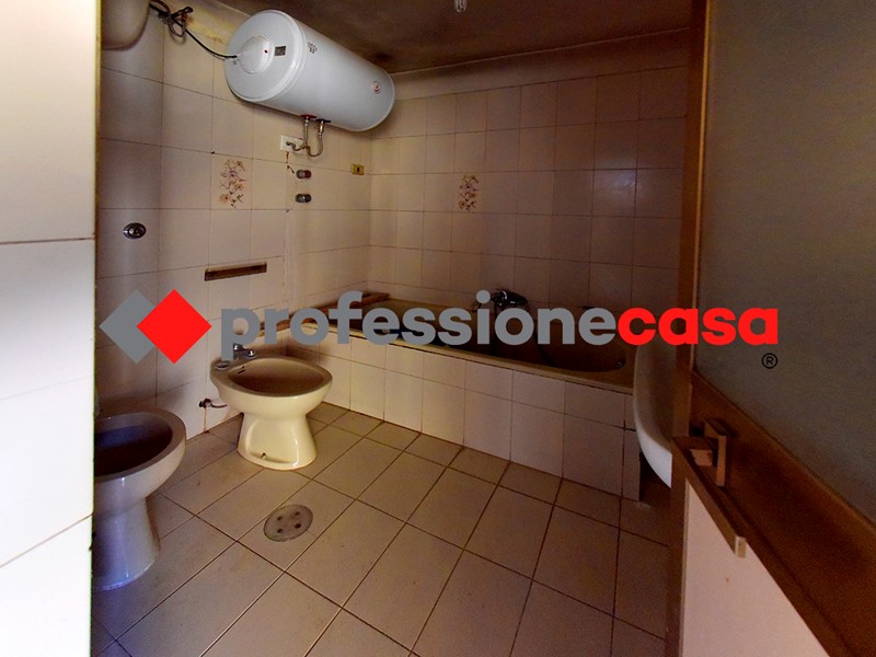 Trilocale in Vendita a Portico di Caserta, 100'000&euro;, 330 m²