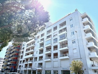 Trilocale in Vendita a Bari, 310'000&euro;, 110 m², con Box