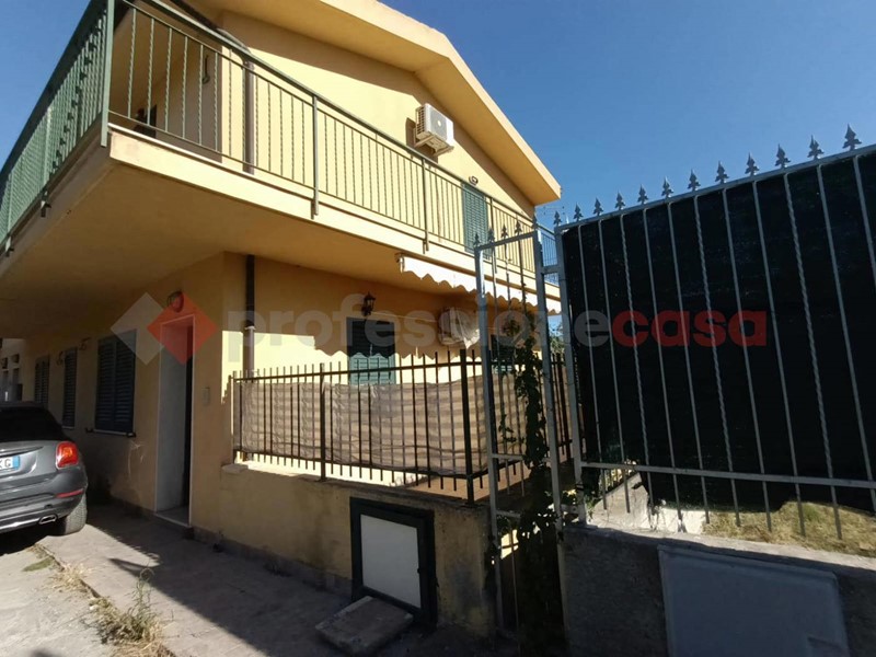 Trilocale in Vendita a Melito di Porto Salvo, 88'000&euro;, 93 m², arredato, con Box