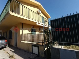 Trilocale in Vendita a Melito di Porto Salvo, 88'000&euro;, 93 m², arredato, con Box