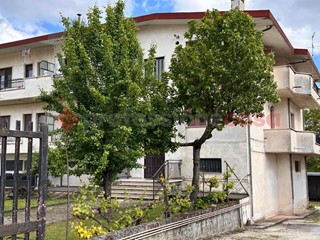 Quadrilocale in Vendita a Avezzano, 125'000&euro;, 127 m², con Box