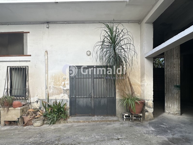 Trilocale in Vendita a Acerra, 115'000&euro;, 150 m²