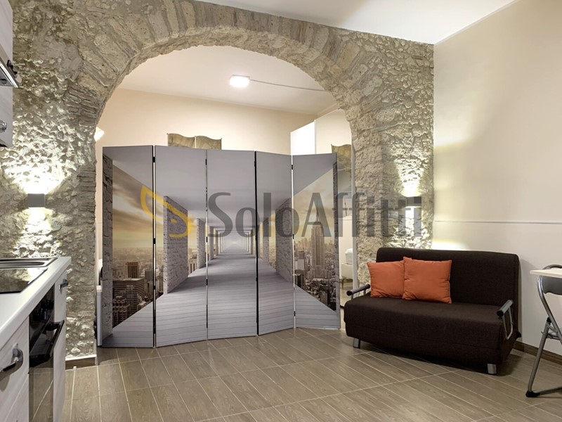 Monolocale in Affitto a Catanzaro, zona Centro storico, 350&euro;, 35 m², arredato