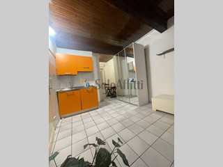 Monolocale in Affitto a Frosinone, 350&euro;, 30 m², arredato