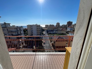 Trilocale in Vendita a Taggia, 250'000&euro;, 75 m², con Box