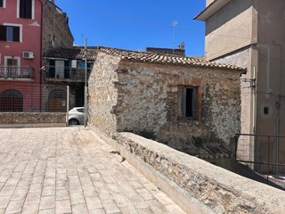 Trilocale in Vendita a Montorio Romano, 35'000&euro;, 190 m²