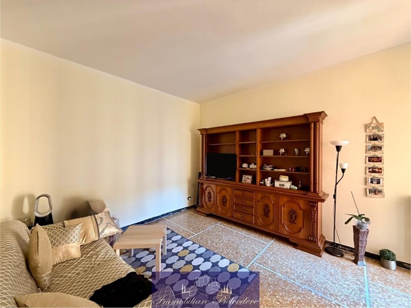Trilocale in Vendita a Firenze, zona San Jacopino, 315'000&euro;, 75 m², arredato, con Box