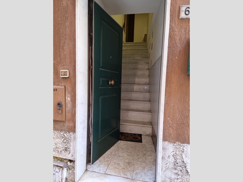 Trilocale in Vendita a Genova, 30'000&euro;, 61 m², arredato