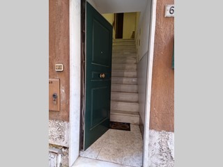 Trilocale in Vendita a Genova, 30'000&euro;, 61 m², arredato