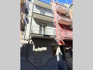 Appartamento in Vendita a Catania, 135'000&euro;, 160 m²