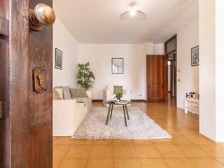 Appartamento in Vendita a Carmignano di Brenta, 153'000&euro;, 121 m², con Box