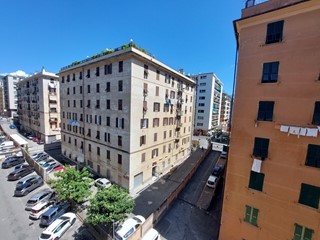 Appartamento in Vendita a Genova, zona Marassi, 139'000&euro;, 128 m²