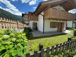 Trilocale in Vendita a Carisolo, 75 m²