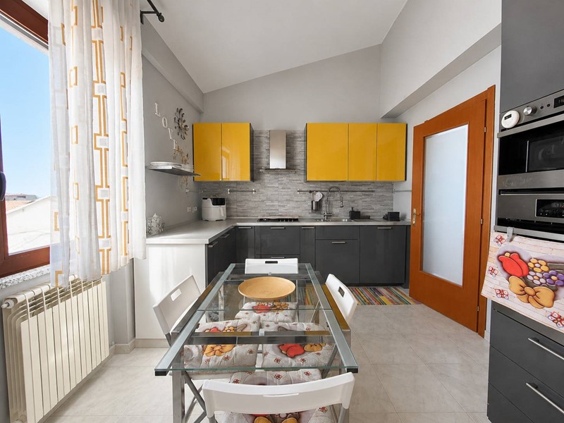 Trilocale in Affitto a Catanzaro, 600&euro;, 80 m²