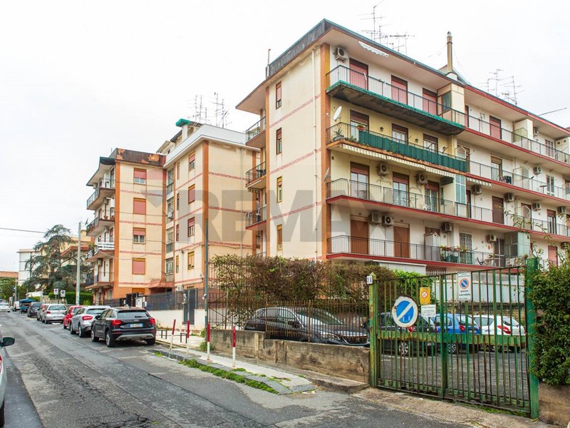 Trilocale in Vendita a Gravina di Catania, 86'000&euro;, 70 m²