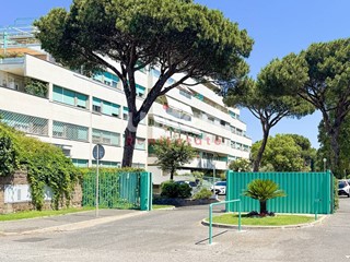 Appartamento in Vendita a Roma, 650'000&euro;, 221 m²