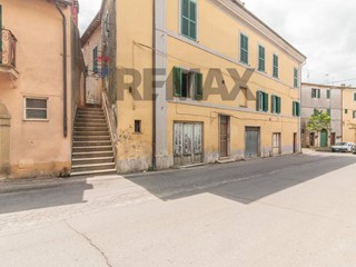 Trilocale in Vendita a Ischia di Castro, 25'000&euro;, 77 m²