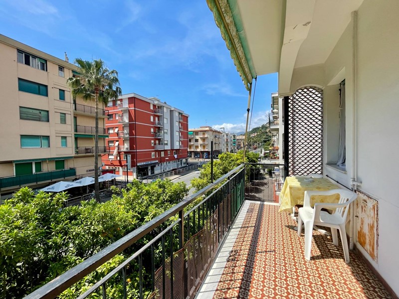 Appartamento in Vendita a Pietra Ligure, 400'000&euro;, 104 m²