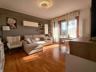 Trilocale in Vendita a L'Aquila, 158'000&euro;, 85 m², con Box