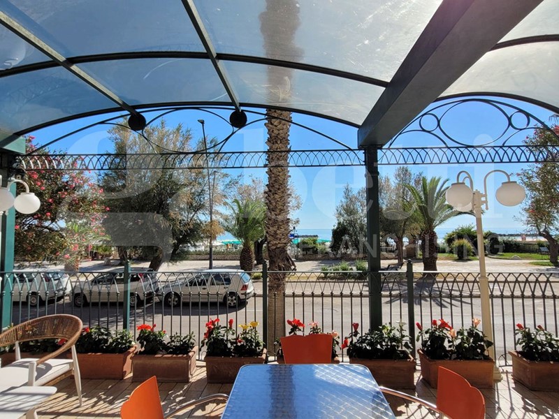 Appartamento in Vendita a San Benedetto del Tronto, 240'000&euro;, 57 m², arredato