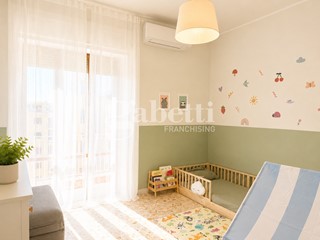 Appartamento in Affitto a Napoli, 1'600&euro;, 130 m²