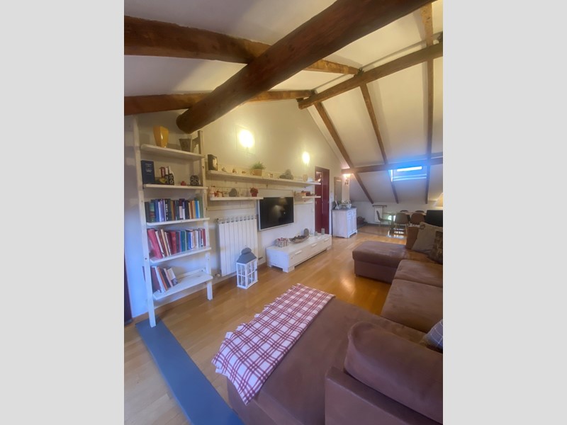Quadrilocale in Affitto a Lucca, zona Arancio, 1'800&euro;, 160 m², arredato