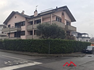 Trilocale in Vendita a Cernusco sul Naviglio, 370'000&euro;, 110 m²