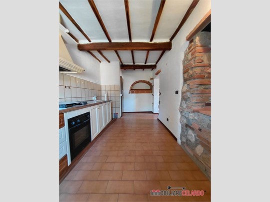 Quadrilocale in Vendita a Casole d'Elsa, 115'000&euro;, 74 m²