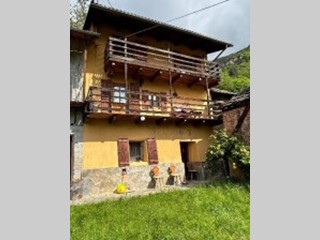 Appartamento in Vendita a Perosa Argentina, 33'000&euro;, 184 m²