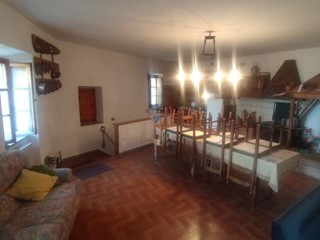 Appartamento in Vendita a Sovicille, zona Tegoia, 185'000&euro;, 285 m²
