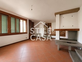 Appartamento in Vendita a Castelfranco di Sotto, 250'000&euro;, 180 m², con Box