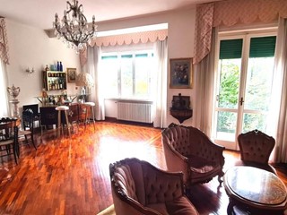 Appartamento in Vendita a Livorno, 318'000&euro;, 190 m², arredato, con Box