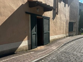 Appartamento in Vendita a Gallicano, 85'000&euro;, 70 m²