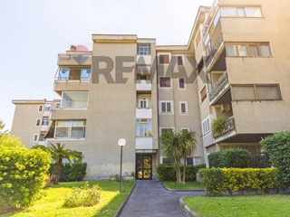 Trilocale in Vendita a Roma, 220'000&euro;, 71 m²
