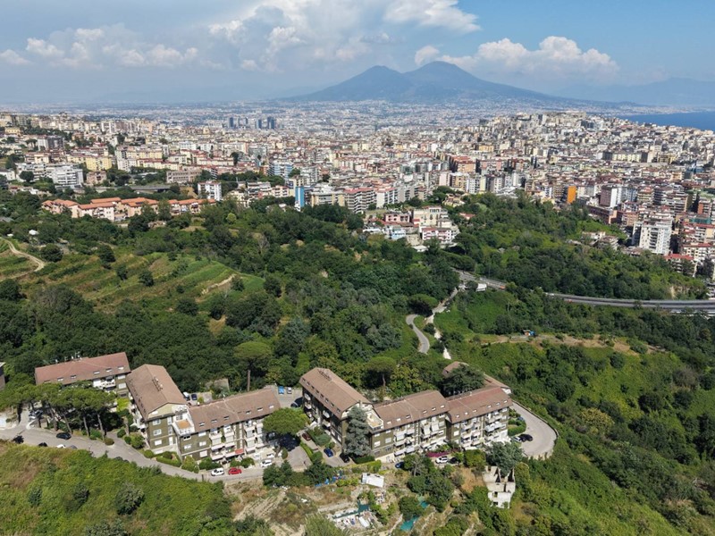 Quadrilocale in Vendita a Napoli, 530'000&euro;, 136 m²