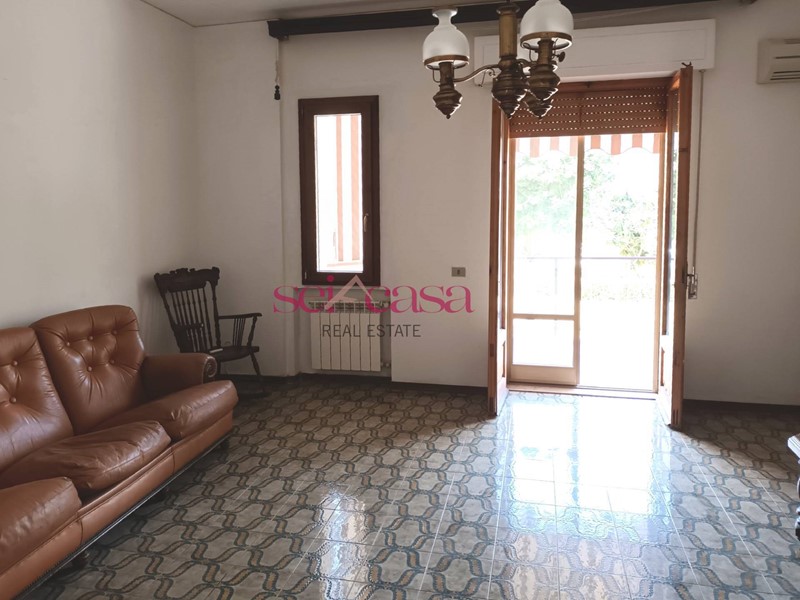 Quadrilocale in Vendita a Grosseto, 210'000&euro;, 107 m²