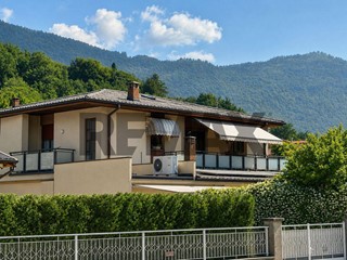 Quadrilocale in Vendita a Mergozzo, 285'000&euro;, 130 m²