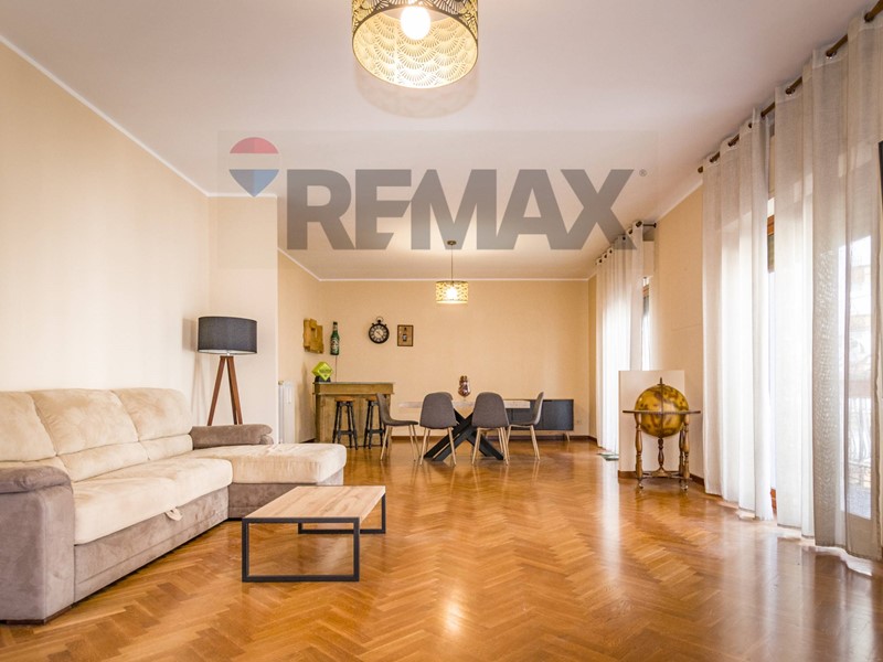 Appartamento in Vendita a Palermo, 448'000&euro;, 206 m²