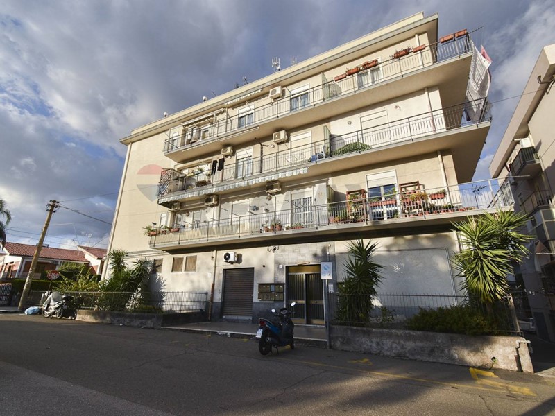 Trilocale in Vendita a San Giovanni la Punta, 135'000&euro;, 106 m²