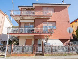 Appartamento in Vendita a Falconara Marittima, 110'000&euro;, 148 m²