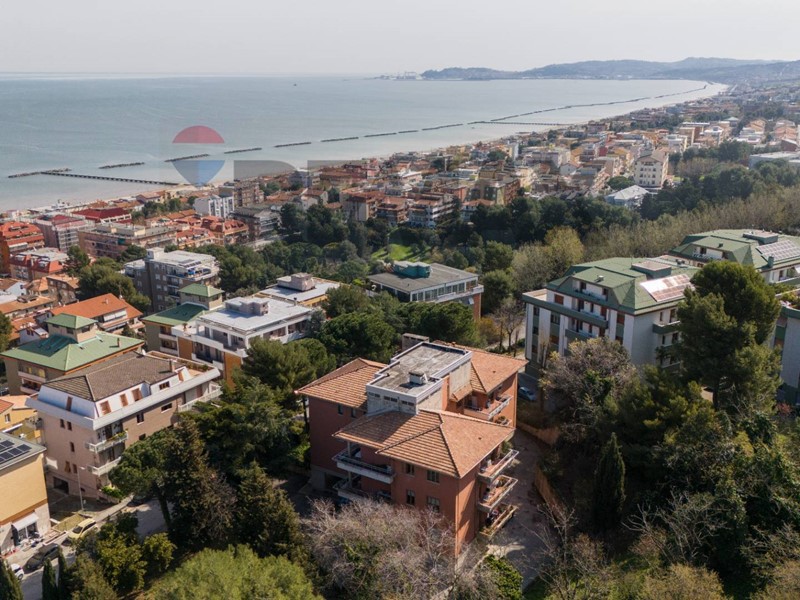 Appartamento in Vendita a Falconara Marittima, 195'000&euro;, 160 m²