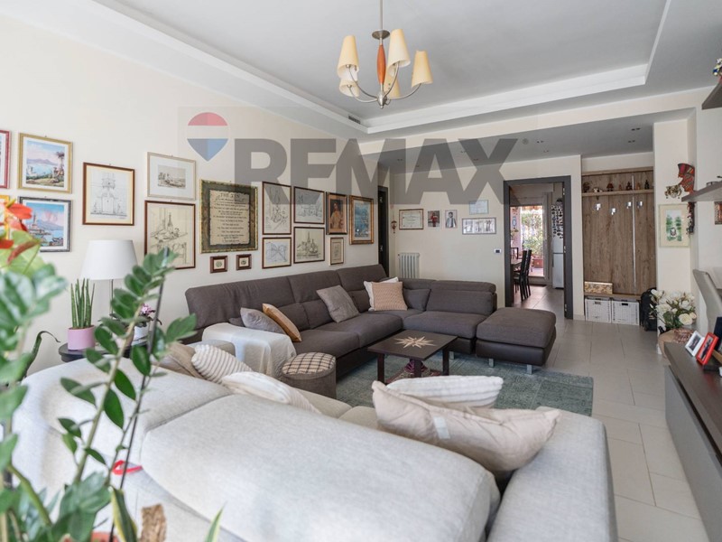 Appartamento in Vendita a Falconara Marittima, 198'000&euro;, 126 m²
