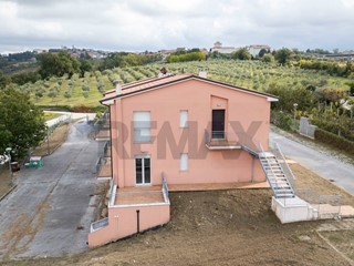 Appartamento in Vendita a Cupramontana, 119'000&euro;, 68 m²