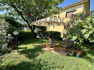 Bilocale in Vendita a Solto Collina, 87'000&euro;, 65 m²