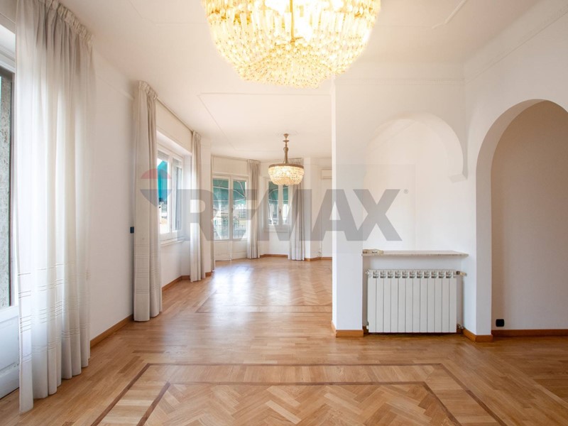 Attico in Vendita a Rapallo, 580'000&euro;, 166 m²