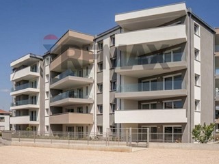 Quadrilocale in Vendita a Bergamo, 336'000&euro;, 152 m²